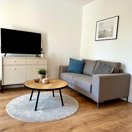 Gemuetliches 1R Apartment Mit Balkon, Parking, Tv Streaming Magdeburg Bagian luar foto