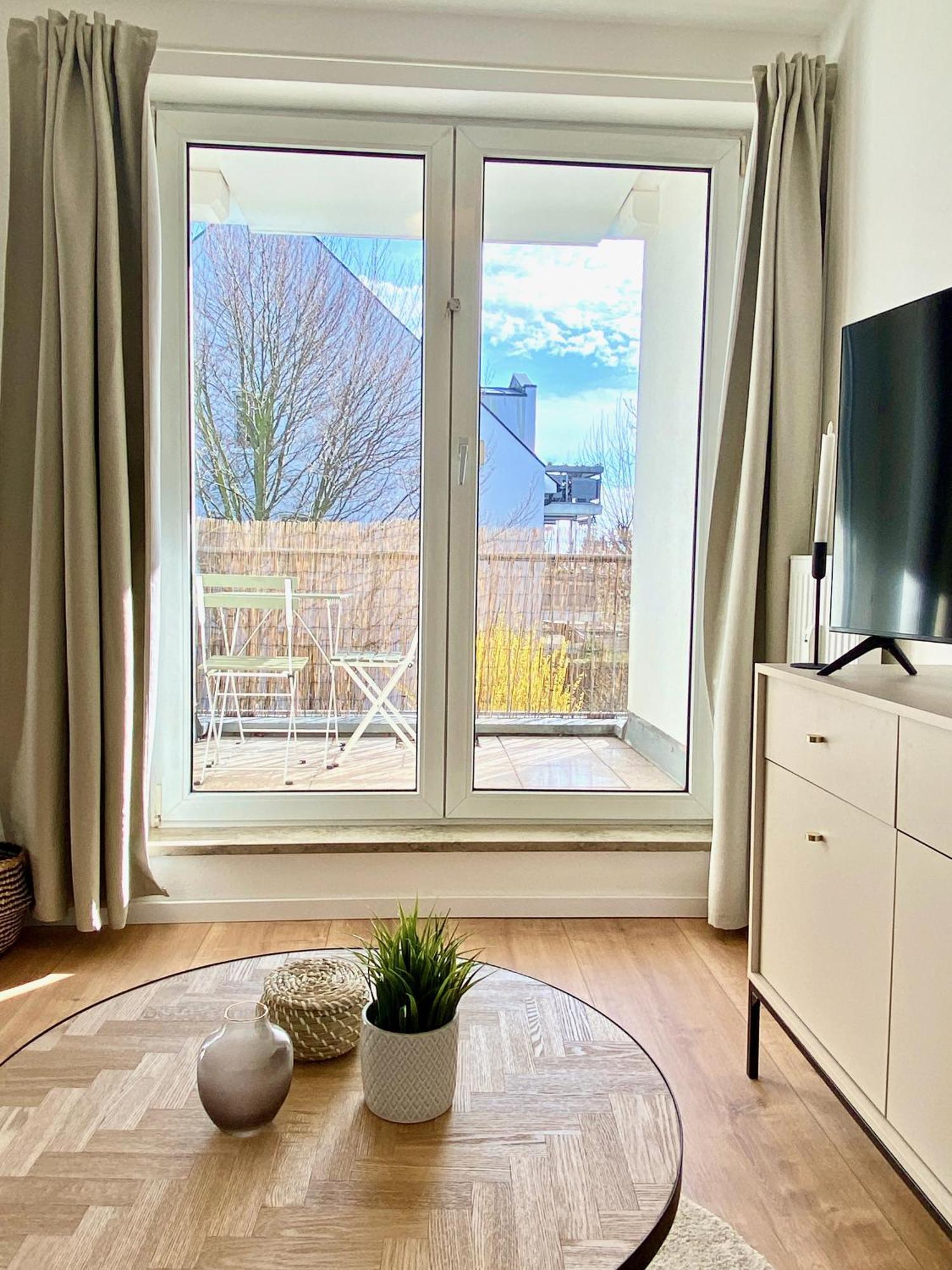 Gemuetliches 1R Apartment Mit Balkon, Parking, Tv Streaming Magdeburg Bagian luar foto
